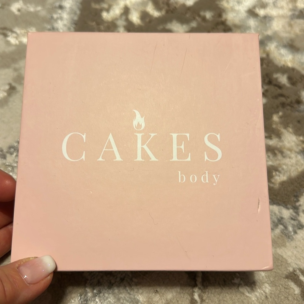 Cakes brand no bra pads ! NEVER WORN